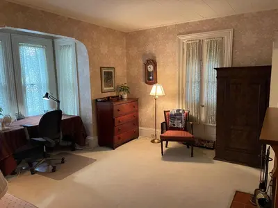 a home office with a desk and a chair and a dresser at Cedar Point/Kalahari/Lake Erie - Betty's Homestead in Norwalk
