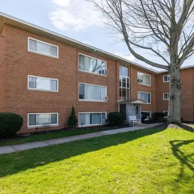Two Bedrooms near CLE airport 2-4b Georgetown Villas